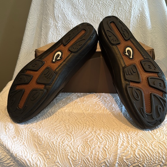 Olukai Men's Black Leather Shoes - Picture 3 of 4